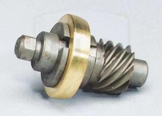 1696925/5001868126 DRIVE GEAR RH for VOLVO