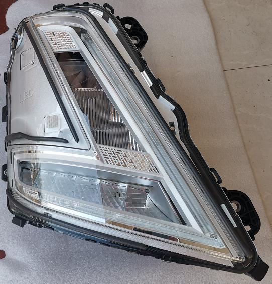 23752806/24056485 HEAD LAMP  （FM LED MODEL） RH  for VOLVO 