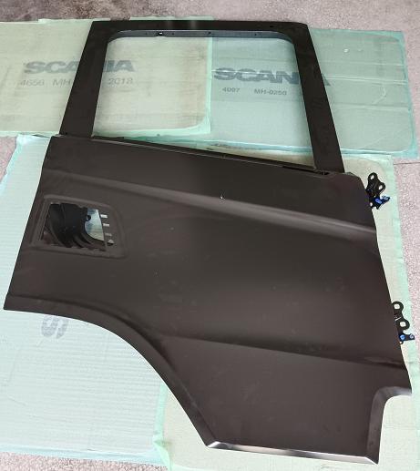 2072640/2653995 DOOR  RH for SCANIA 