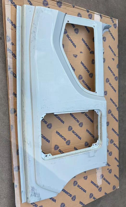 2366146 SIDE BELLY BOARD RH for SCANIA 