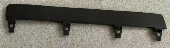 2322580 BODY LOWER DEFLECTOR SEAL RUBBER RH for  DAF 