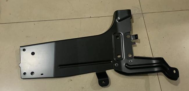 2318434 FENDER BRACKET RH for  DAF 