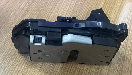 81626805026 DOOR  LOCK HEXAGON RH for MAN  