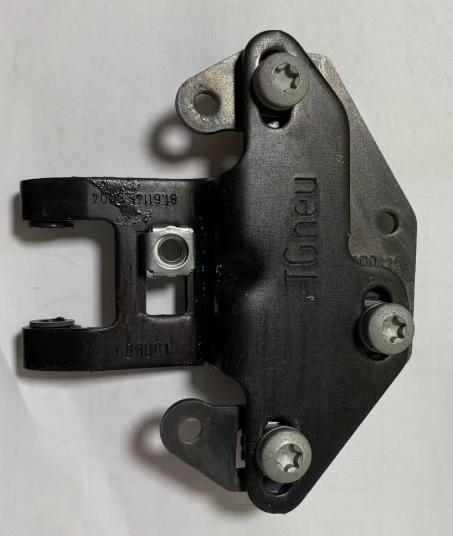 81611456003 PANEL HINGE BRACKET for MAN  