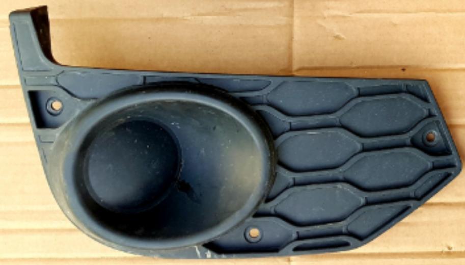 5801562215 FOG LIGHT COVER RH for  IVECO 