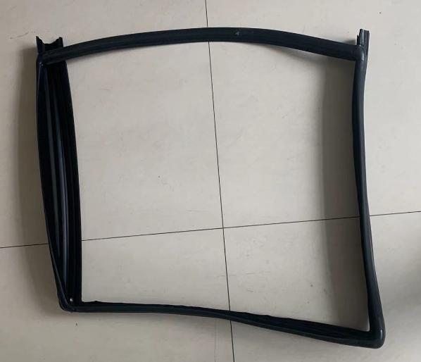 5802258018 DOOR WINDOW RUBBER RH for  IVECO 